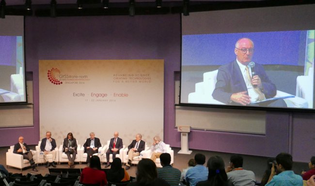 President of the Singapore Management University, Professor Arnoud de Meyer (left) chairing a panel discussion on science education and society. Credit: Asian Scientist Magazine.