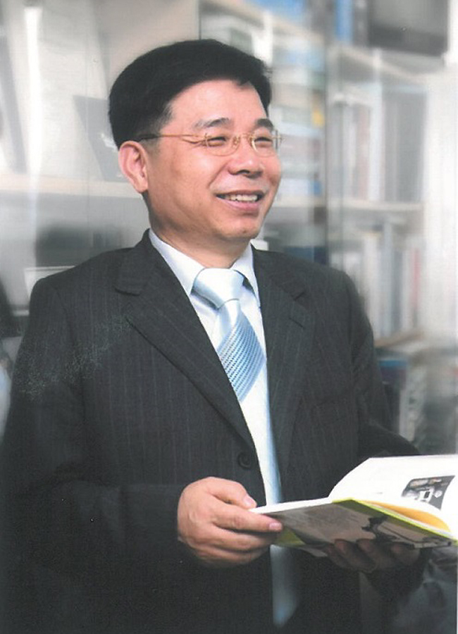 Professor Suh Yoo-Hun in his office. Credit: Professor Suh Yoo-Hun.