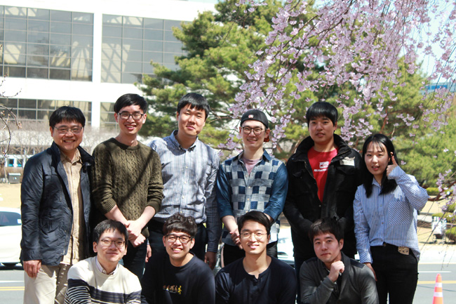 Seo with lab members. Photo: Seo Myungeun