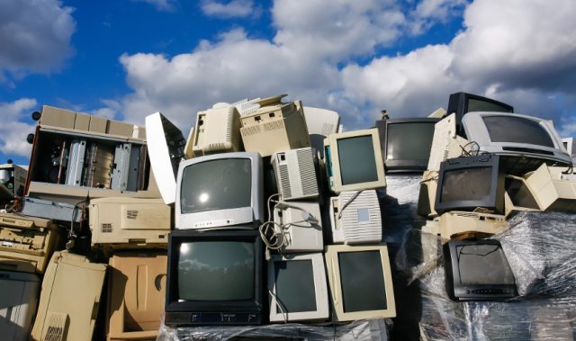 Harvesting Valuable Metals From E-Waste Makes Financial Sense