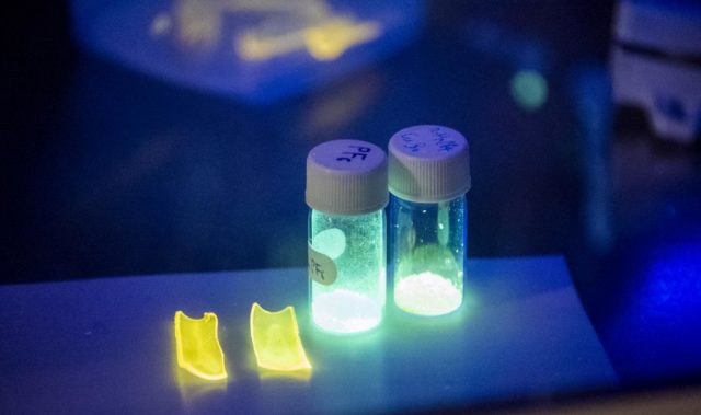 Smart Polymer Lights Up Under Stress