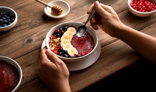 Late-Night Dinners And Skipped Breakfasts Linked To Weaker Bones